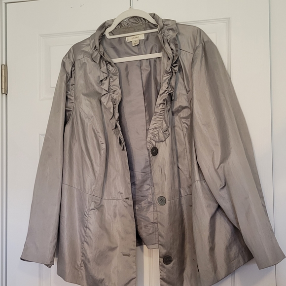 Silver Jacket - Picture 1 of 3